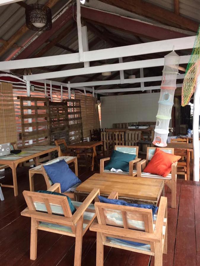 Sincere Hostel Bar And Bistro Koh Lanta Exterior photo